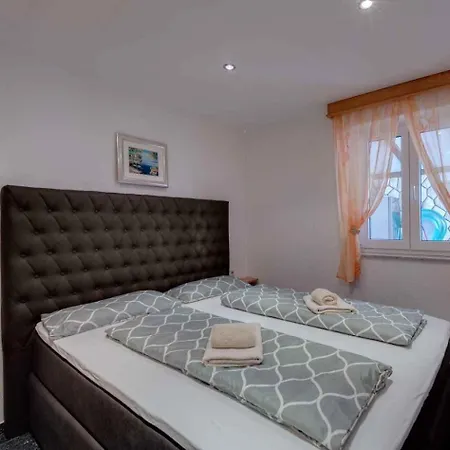 Crikvenica Apartment 17 *