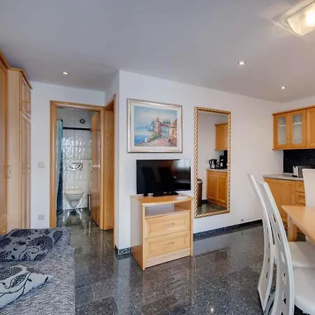 17 * Crikvenica